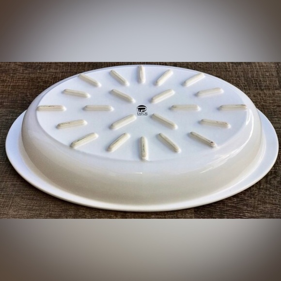 Oval Lug Handled Embossed Edge Footed Tomato Vine Illustrated FAPOR Casserole - Picture 2 of 10